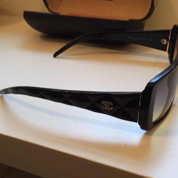 CHANEL Black Vintage Sunglasses